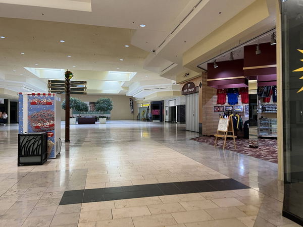 Lansing Mall - Aug 13 2022
